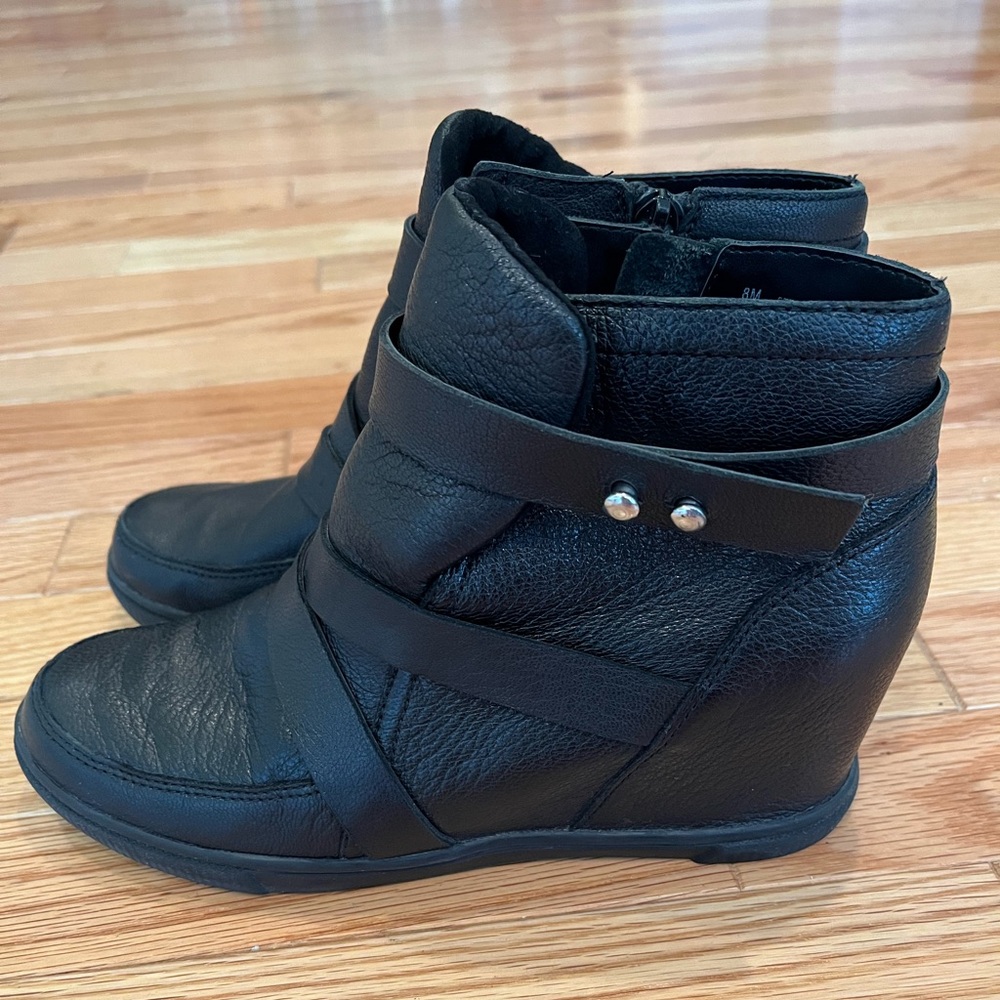 Aerosoles Street Smart Black Leather Boots, Size 8 EXCELLENT CONDITION
